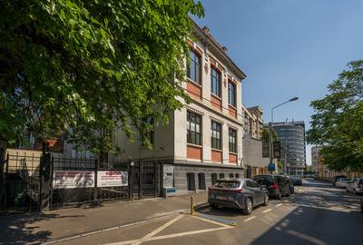 Apartament cu 4 camere decomandat în P-ța Victoriei - 24