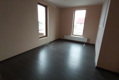 Casă cu 5 camere cu Teren 1000 Mp în Vladimirescu - 12