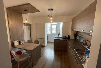Apartament cu 3 camere decomandat în Faleză