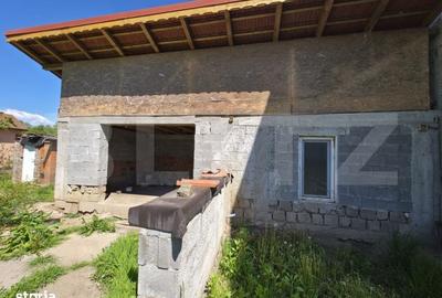 Casă cu 3 camere cu Teren 843 Mp în Scoarța