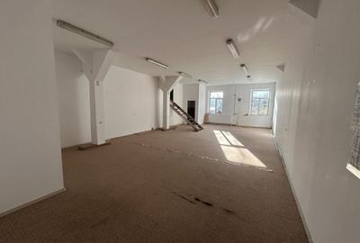 Casă cu 4 camere cu Teren 408 Mp în Central