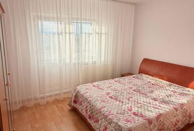Apartament cu 3 camere decomandat în Zăvoi - 5