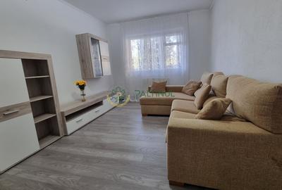 Apartament cu 3 camere decomandat, mobilat în Vasile Aaron