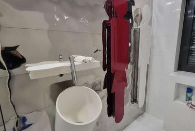Casă individuală cu 6 camere cu Canalizare în Central - 8