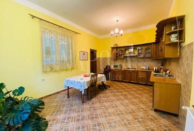 Casă individuală cu 13 camere cu Canalizare în Gruia - 2
