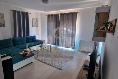 Apartament cu 3 camere decomandat în Tractorul