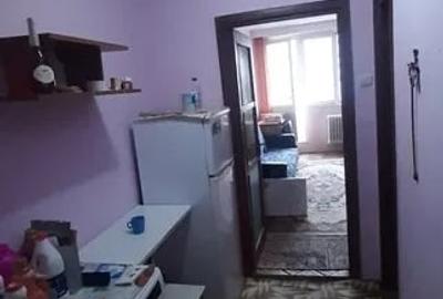 Garsonieră decomandată, mobilată în Podu Roș - 1