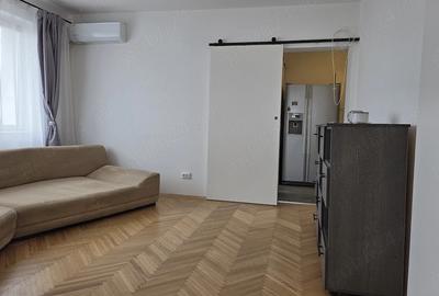 Apartament cu 2 camere semidecomandat în 1 Mai