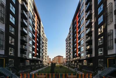 Apartament cu 3 camere decomandat în Energia