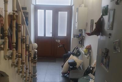 Casă cu 4 camere cu Canalizare în Peninsula