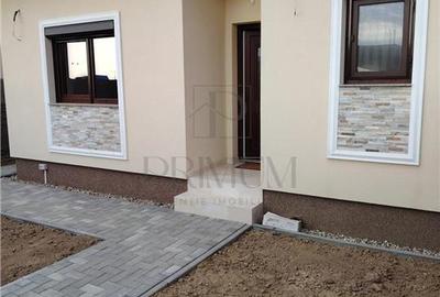 Duplex cu 3 camere cu Canalizare în Moșnița Veche - 1