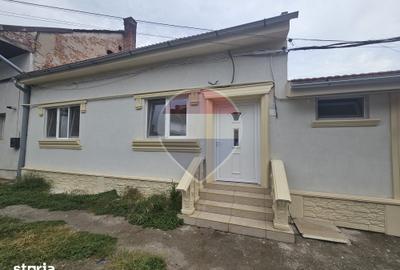 Casă cu 2 camere cu Teren 109 Mp în Central