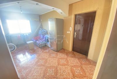 Apartament cu 3 camere decomandat în Trafic Greu - 9