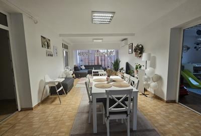 Casă cu 15 camere cu Canalizare în Soarelui