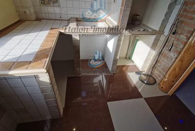 Apartament cu 3 camere decomandat în 1 Mai - 9