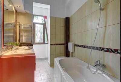 Apartament cu 6 camere semidecomandat, mobilat în Unirii - 9