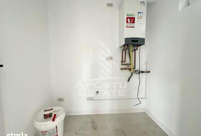 Casă cu 4 camere cu Teren 270 Mp în Sânmihaiu Român