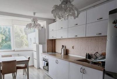 Apartament cu 3 camere semidecomandat în Central - 3