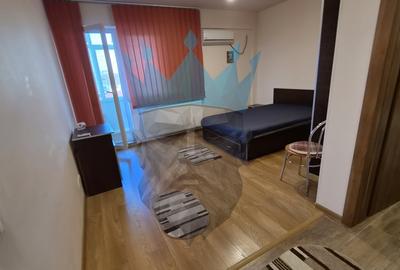 Garsonieră decomandată, mobilată în Păcii