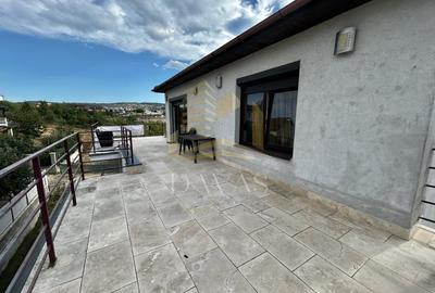 Penthouse cu 2 camere semidecomandat, mobilat în Zorilor - 8