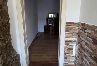 Casă cu 3 camere decomandat în Dacia