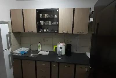 Garsonieră decomandată în Brâncoveanu
