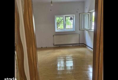 Casă cu 2 camere cu Teren 300 Mp în Colentina