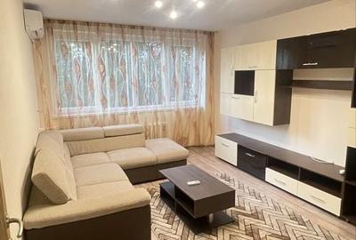 Apartament cu 3 camere decomandat în Exterior Vest