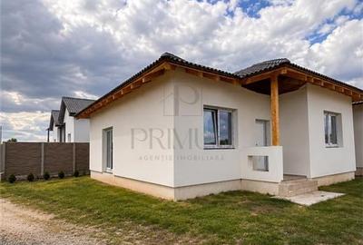 Duplex cu 3 camere cu Canalizare în Moșnița Nouă