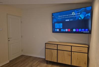 Apartament cu 3 camere decomandat în Lipovei