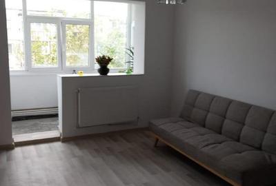 Apartament cu 2 camere semidecomandat în Tomis III