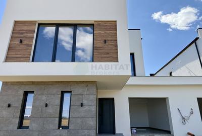 Casă individuală cu 4 camere cu Piscina în Tunari