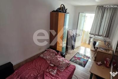 Apartament cu 2 camere decomandat în Micro 9