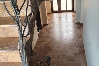 Casă cu 4 camere în Exterior Vest - 5