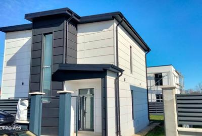 Casă individuală cu 5 camere cu Teren 340 Mp în Poiana - 1
