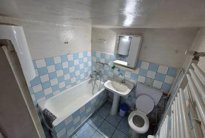 Casă cu Teren 930 Mp în Central