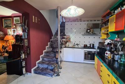 Casă cu 5 camere cu Canalizare în Central - 11