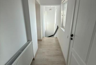 Apartament cu 3 camere decomandat în Ana Ipătescu - 2