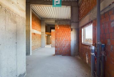 Penthouse cu 4 camere semidecomandat în Intim - 3