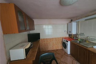 Casă cu 4 camere cu Canalizare în Lupeni - 9