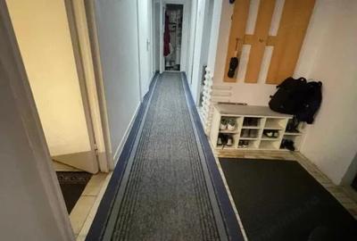 Apartament cu 3 camere decomandat, mobilat în Central