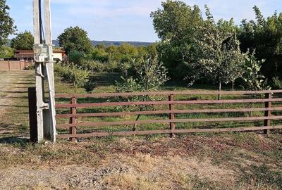 Teren de 497 mp, în Hinova
