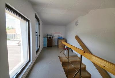 Casă cu Teren 205 Mp în Central