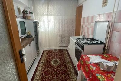 Apartament cu 3 camere decomandat în Călărași - 5