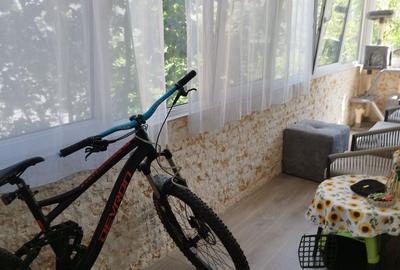 Apartament cu 3 camere semidecomandat în Rogerius