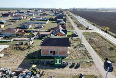 Casă cu 5 camere cu Teren 500 Mp în Aluniș - 4