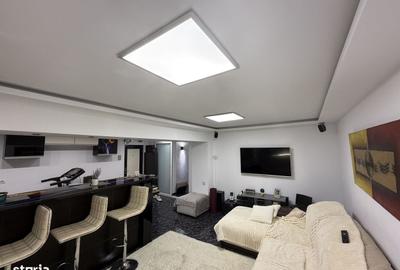 Apartament cu 4 camere decomandat în Central