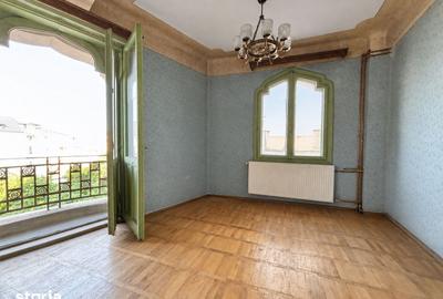 Apartament cu 4 camere în Centrul Istoric