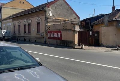 Casă individuală cu 5 camere cu Canalizare în Est