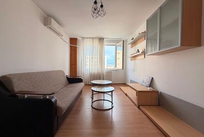Apartament cu 3 camere semidecomandat în Crângași